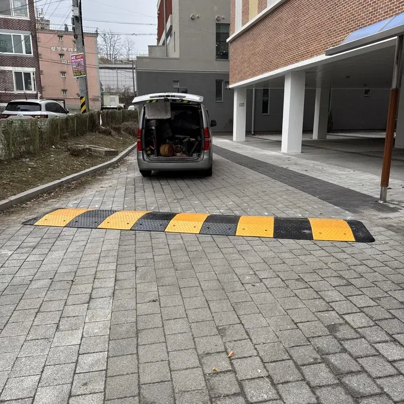과속방지턱 공사 블록 포장 진입로 과속방지턱 설치 시공 후 올곧 시공 사례